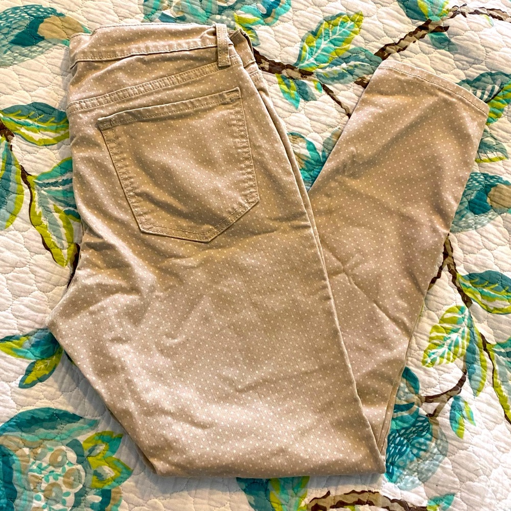 OLD NAVY Polka Dot Rock Star Jeans w/ Classic 5-Pockets. Cotton w/ some stretch.